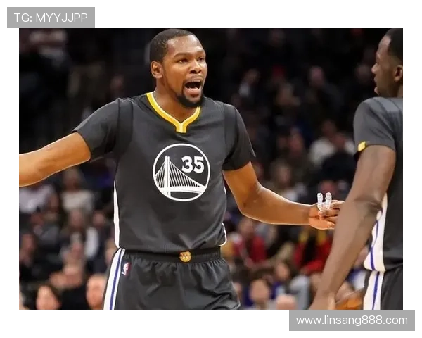 勇士队迎来新赛季挑战 杜兰特谈重返金州目标 幸福的困扰还是逆袭的起点