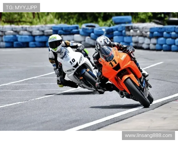 摩托GP赛季迎来激烈角逐，传奇车手与新兴力量的对决震撼全场