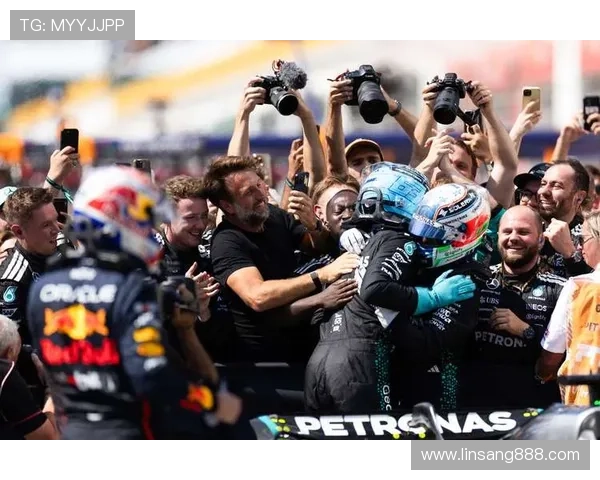 新赛季F1车队激烈较量赛道风云再起引发全球车迷高度关注热议中